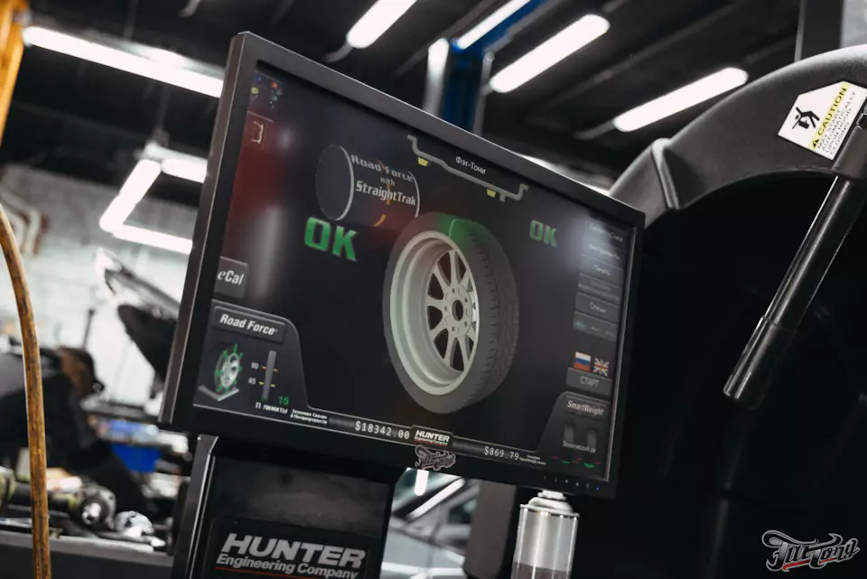 Фирменный шиномонтаж с адаптацией и балансировкой на стендах Hunter для Toyota GR86
